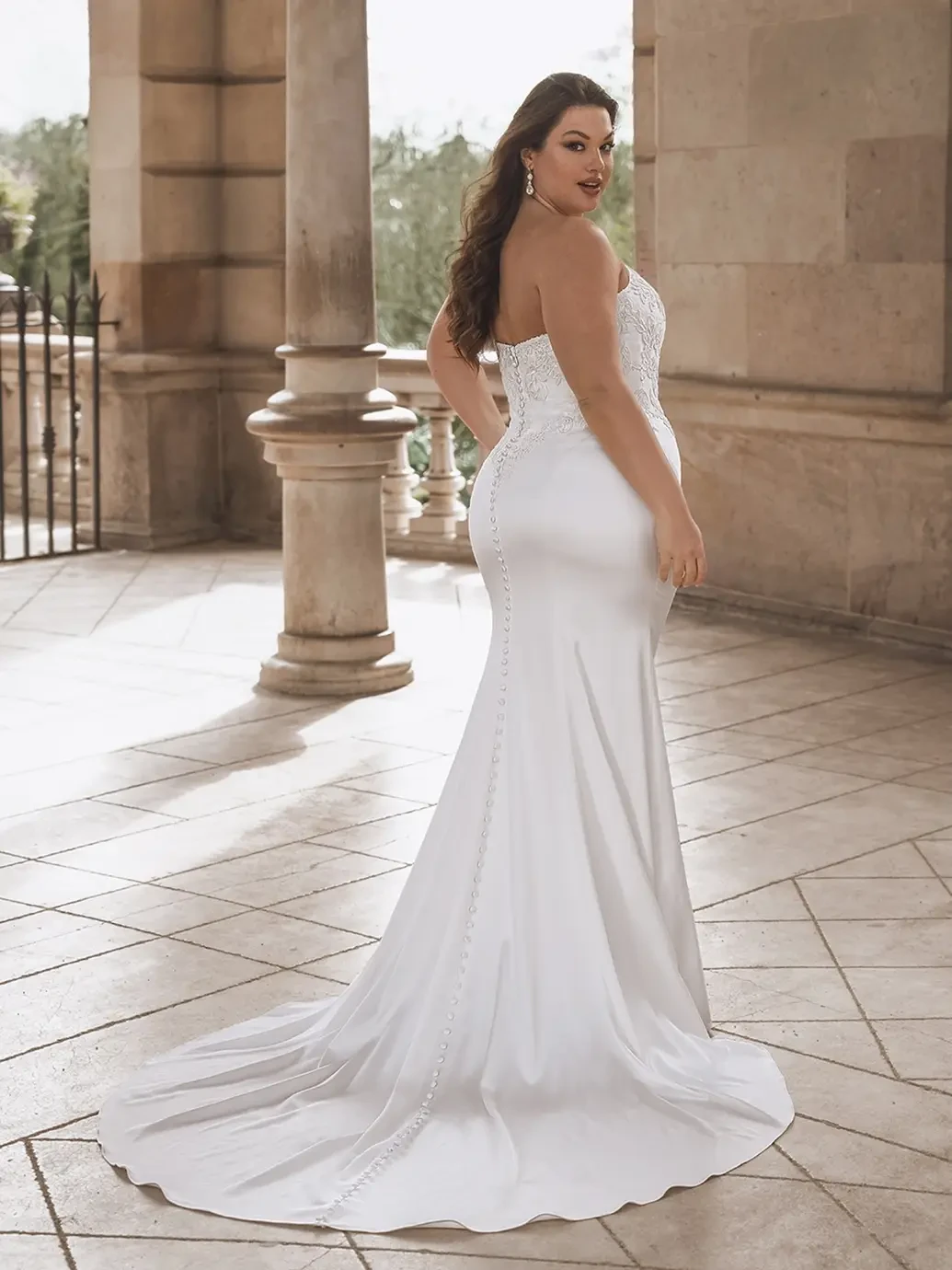 Finding Your Dream Plus Size Wedding Dress in Southern California Image
