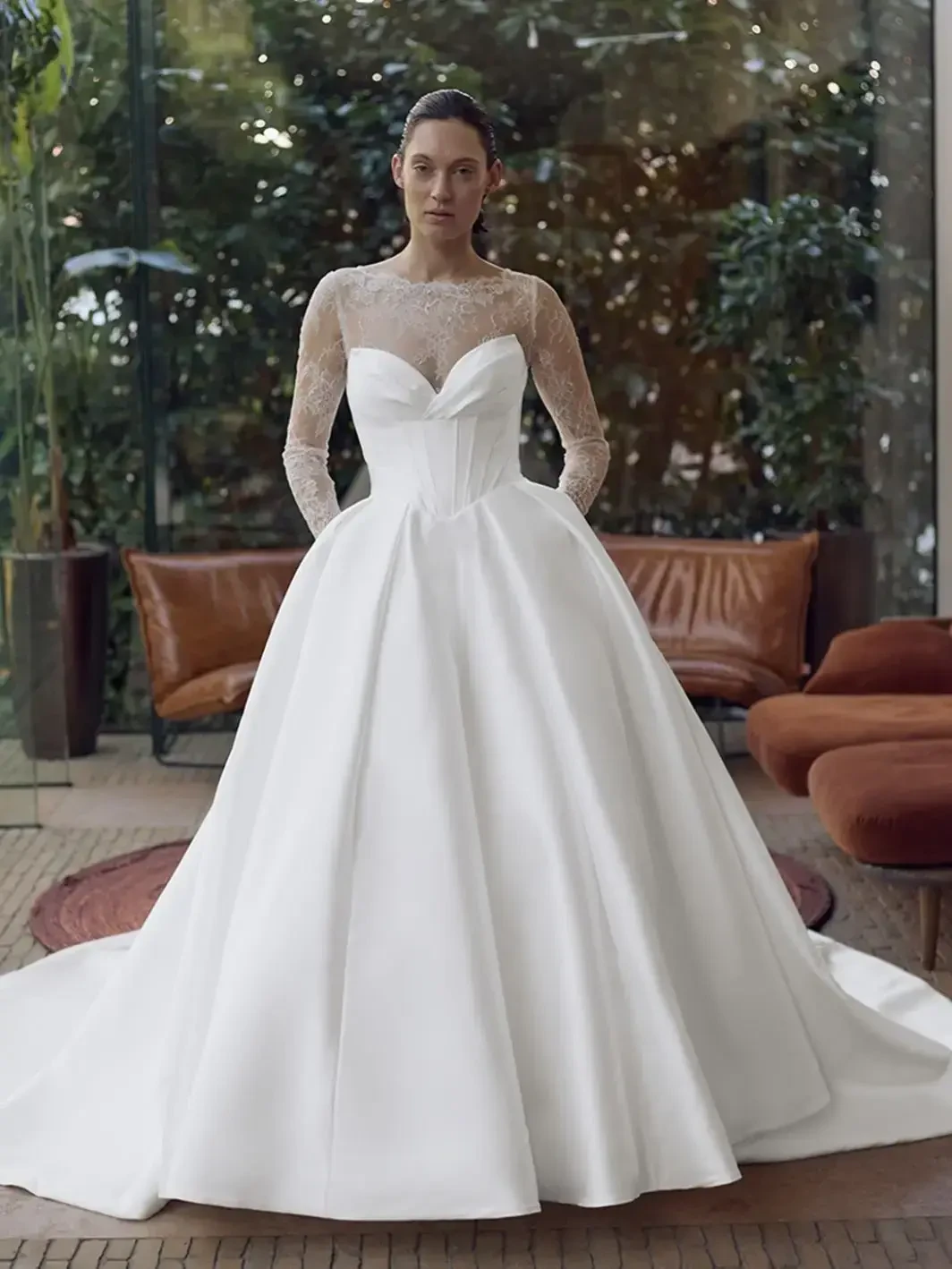 How to Choose the Perfect Wedding Dress for Your Venue. Desktop Image