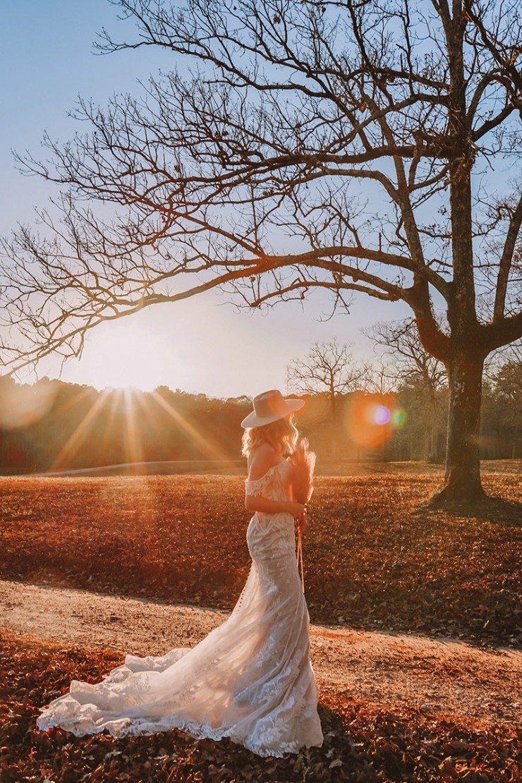 Essense of Australia D3308 Image