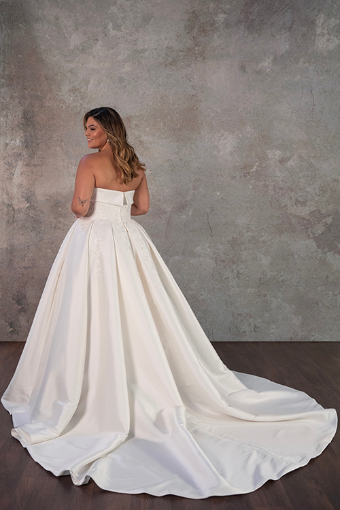 Essense of Australia D4217CR #4 (IV-IV) IVORY LACE ON IVORY GOWN thumbnail