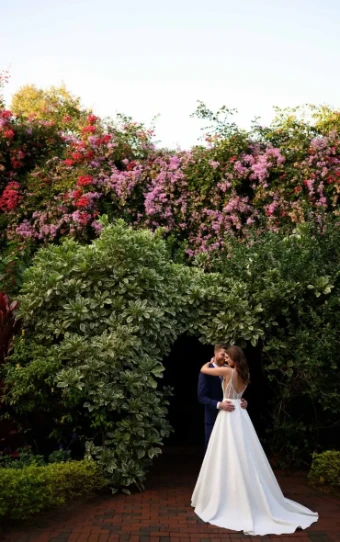 Essense of Australia D3080 #1 Iv/Pl thumbnail