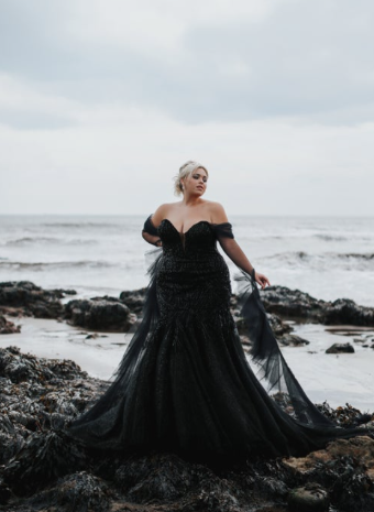 Disney Fairy Tale Weddings DVL10 "Ursula" #3 Black thumbnail