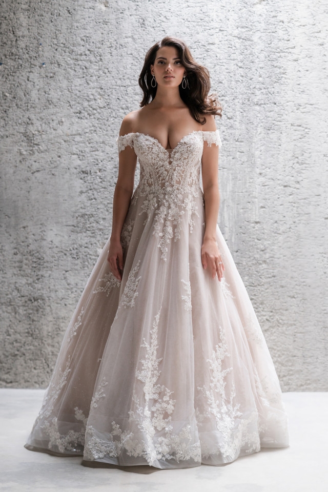 Allure Couture C682 Image