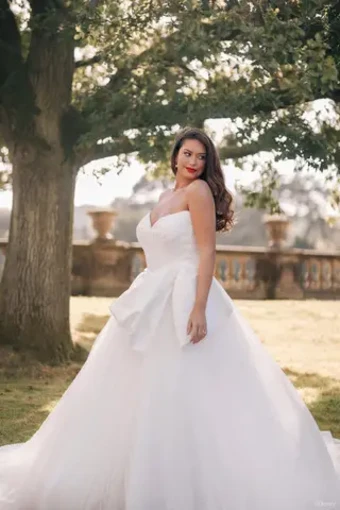 Disney Fairy Tale Weddings D437 - Snow White #3 default Ivory thumbnail