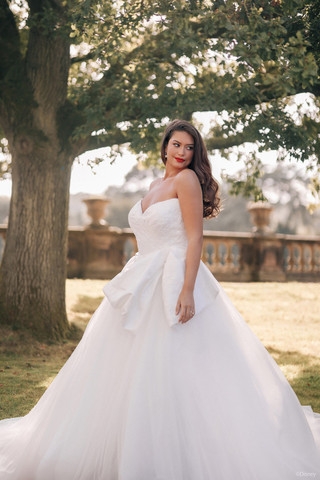 Disney Fairy Tale Weddings D437 - Snow White #3 default Ivory thumbnail