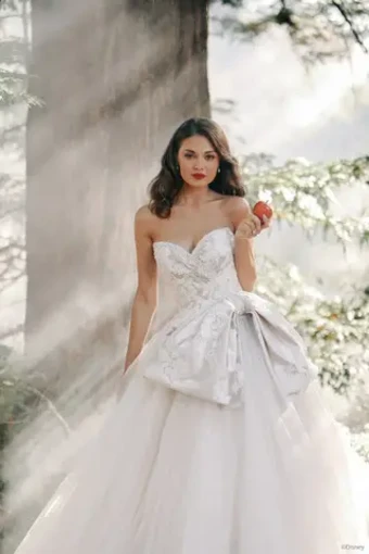 Disney Fairy Tale Weddings D437 - Snow White #1 Ivory thumbnail