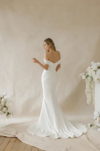 Abella E574 - Schurman (TRUNK SH0W) #1 default Ivory thumbnail