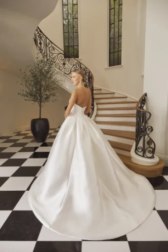 Casablanca Bridal 2575 LORELAI #10 Ivy thumbnail