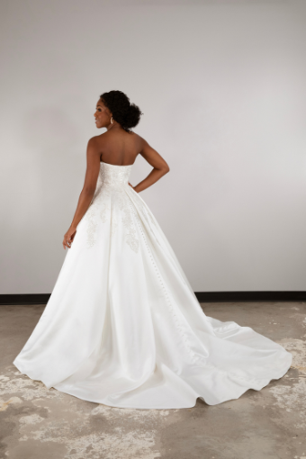 Essense of Australia D3977 #1 Ivory/Silver/Porcelain thumbnail