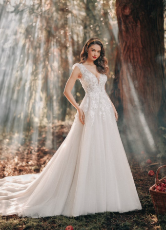 Disney Fairy Tale Weddings D417 "Snow White" #5 Desert/Champagne/Ivory/Nude thumbnail