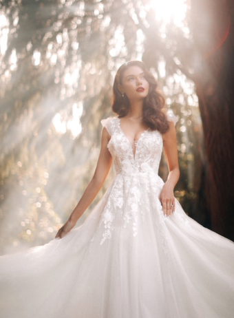 Disney Fairy Tale Weddings D417 "Snow White" #3 Desert/Champagne/Ivory/Nude thumbnail