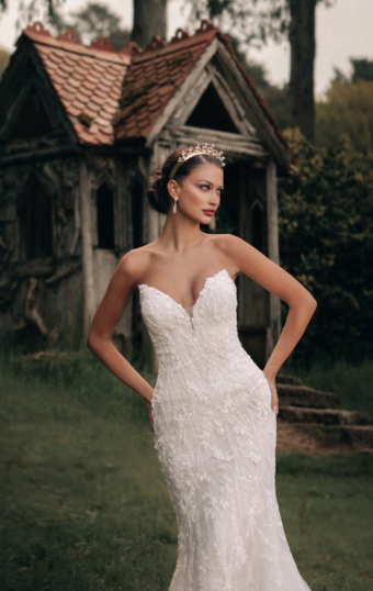 Disney Fairy Tale Weddings DVL17 "Evil Queen" #4 Almond/Champagne/Ivory/Nude thumbnail