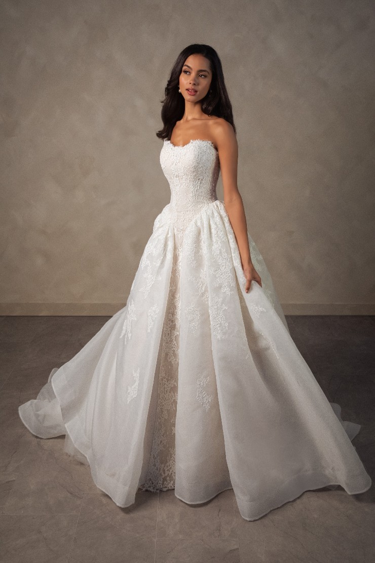 Essense of Australia D4573 Image