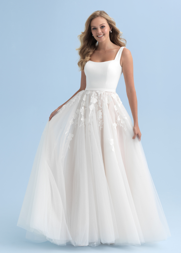 Disney Fairy Tale Weddings D317 Snow White (22) Image