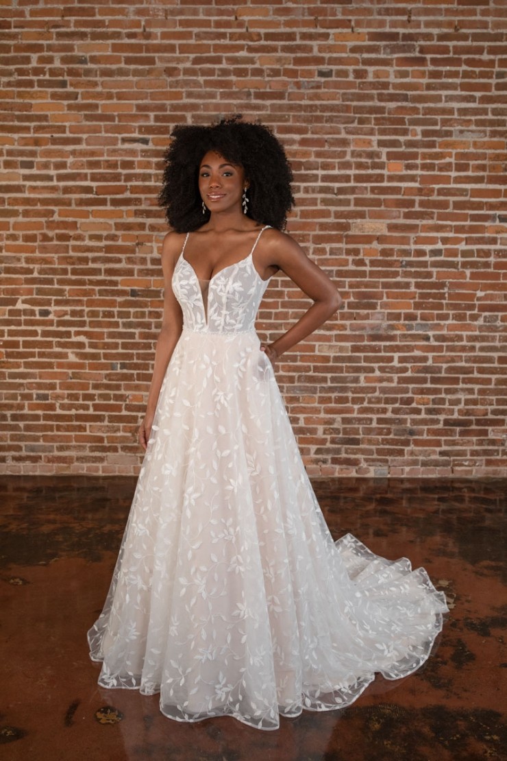 Essense of Australia D3779 Image