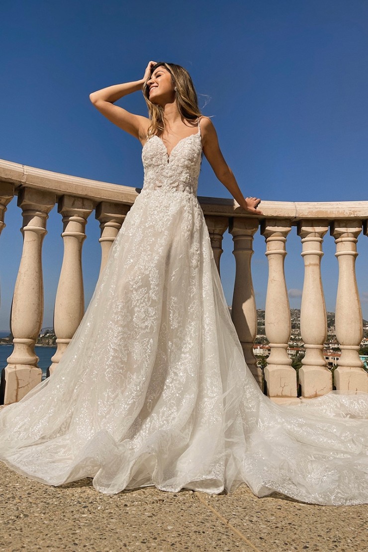 Essense of Australia D3351 Image