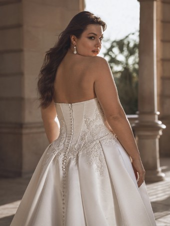 Portrait Portrait*Geneva #2 Ivory thumbnail