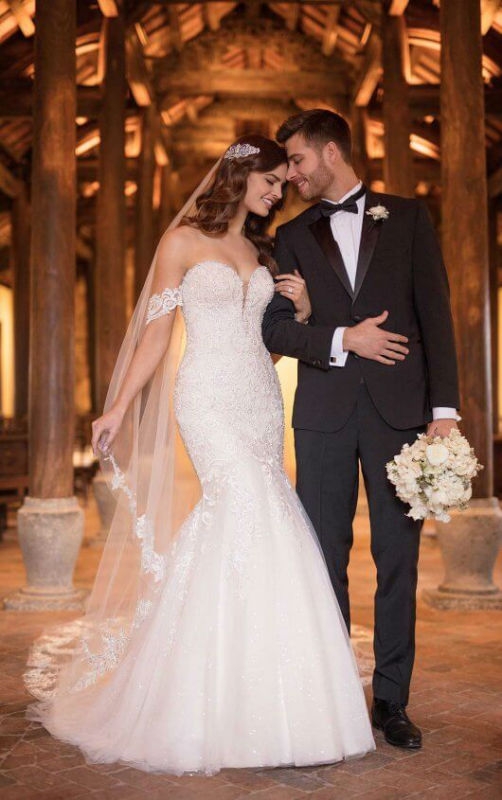 Essense of Australia D2518 Image