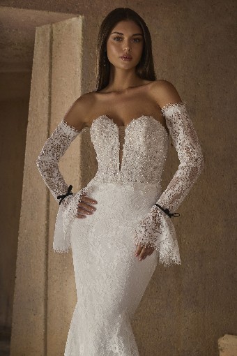 Casablanca Bridal 2609 Gwendolyn - TRUNK SHOW #5 Ivory/Nude thumbnail