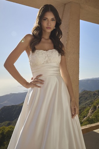 Casablanca Bridal 2612 Clarisse - TRUNK SHOW #1 Diamond White/Nude/Ivory thumbnail