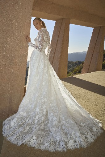 Casablanca Bridal 2621 Geneva - TRUNK SHOW #2 Ivory/Nude Black/Nude thumbnail