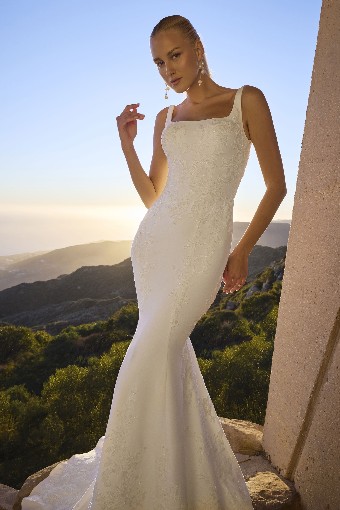 Casablanca Bridal 2605 Malibu - TRUNK SHOW #1 Diamond White/Ivory thumbnail