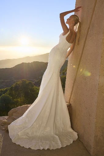 Casablanca Bridal 2605 Malibu - TRUNK SHOW #2 Diamond White/Ivory thumbnail