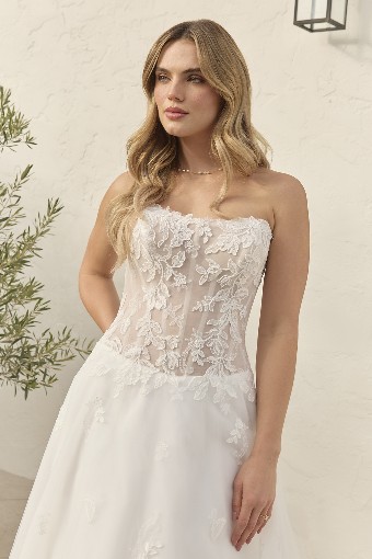 Casablanca Bridal BL521C Kyra - TRUNK SHOW #1 INI thumbnail